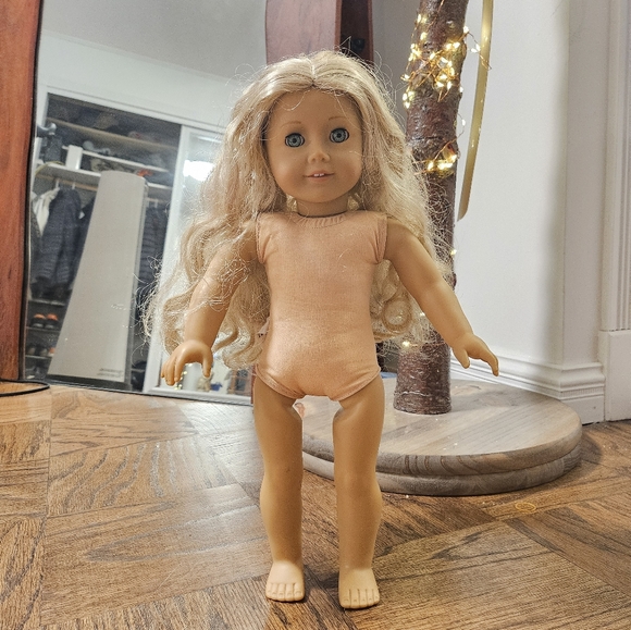 RETIRED AMERICAN GIRL DOLL-Caroline-Historical Character 2012 - Picture 2 of 7